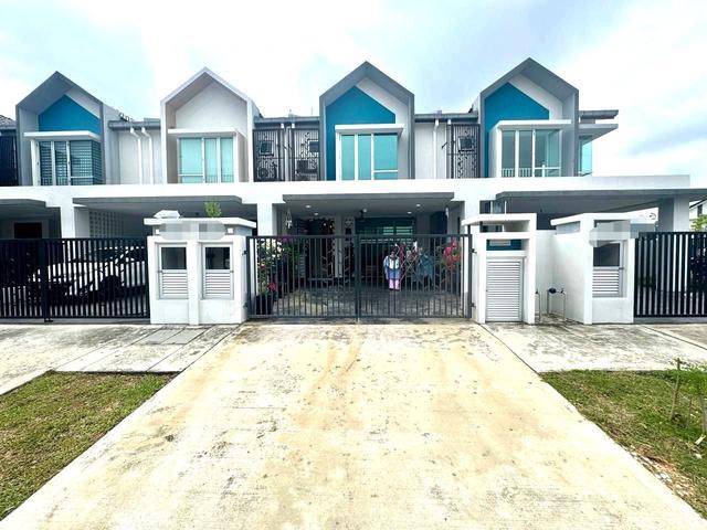 FULLY FURNISHED RENOVATED 2 Storey Link House Serenia Sepang