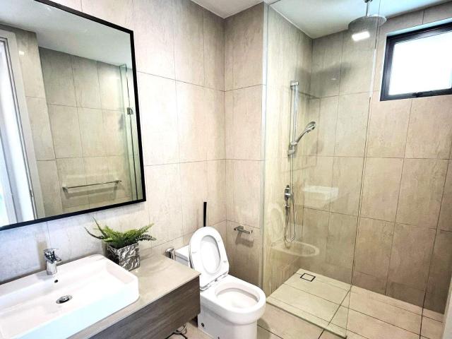 Fully Furnished Whole Unit 1+ Nearby KLCC City Center With Link LRT Station For Rent