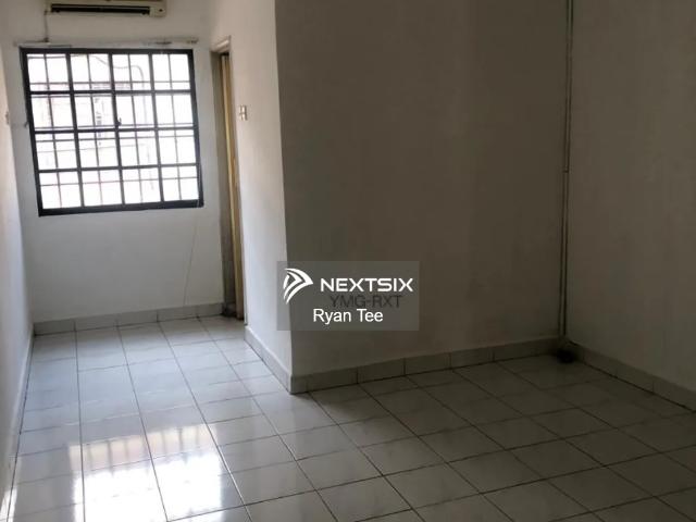 Fully Furnished With 2 Cp Near Gurney Plaza Worth Rent!
