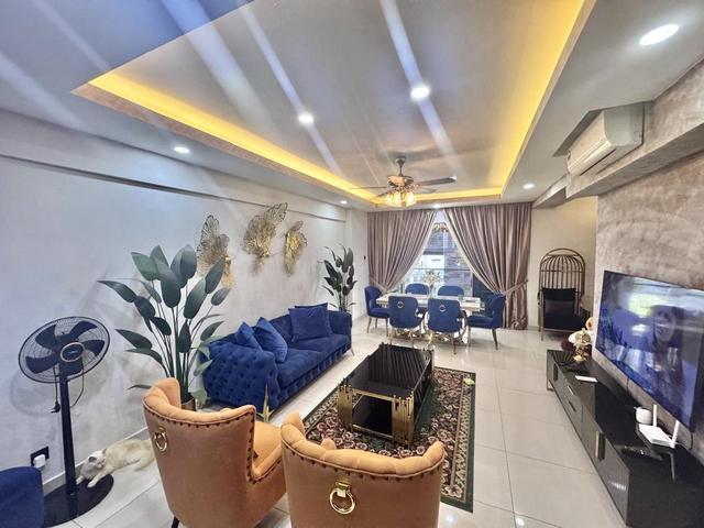 Fully Furnished with 2 Parking Lot FREEHOLD Villa Wangsamas Condo