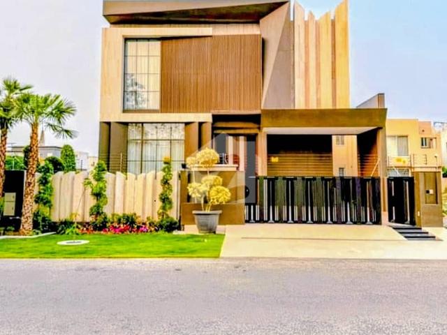 Fully furnished with basement 1 kanal ultra modern bungalow | immaculate. Iconic. Unmissable dha lahore's best block, 100% original ad