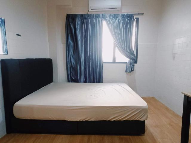 Fully Furnished Unit with Shared Bathroom