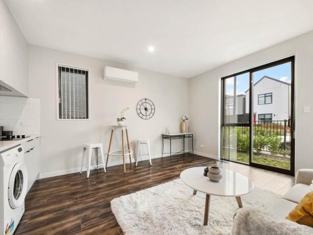 Fully furnished unit / all expenses included
