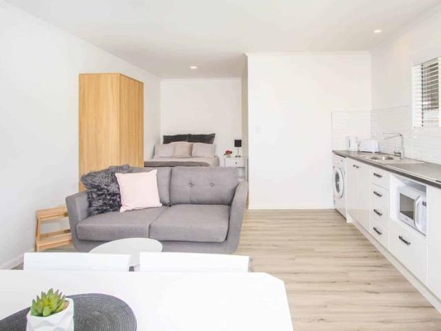 Fully Furnished Unit Close to beach