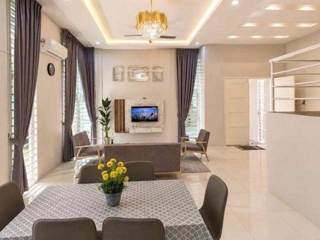 FULLY FURNISHEDSemi D Villa With Private Pool Below Market Value