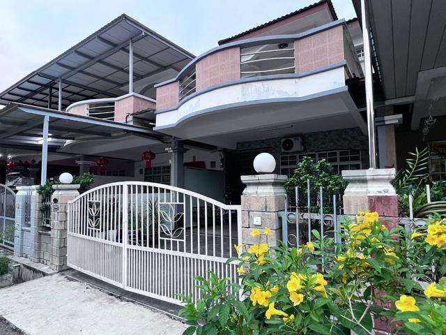 FULLY FURNlSHEDRENOVATED DOUBLE STOREY HOUSE FOR SALE