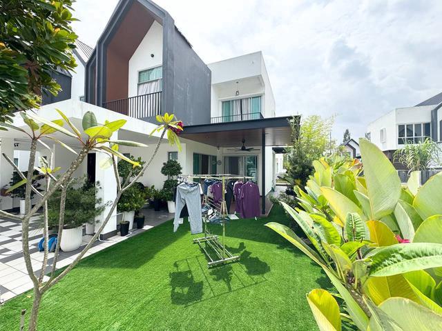 FULLY ID END LOT Double Storey Ebonylane Eco Forest Semenyih