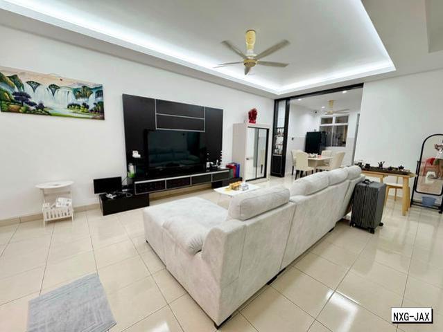 FULLY RENO EXTENDED 18x75 4R3B Gelang Double Storey Bandar Puteri
