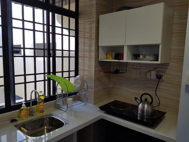 Fully Reno Furnished Grand view Condo 1250SF 4Bedrooms 2CARpks