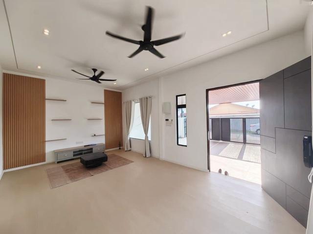 Fully Renovate Extra Land End Lot Single Storey 1980sft Kampung Lapan