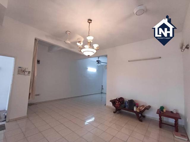 Fully renovate new paint Taman Sinar Intan 2 storey terrace for sale