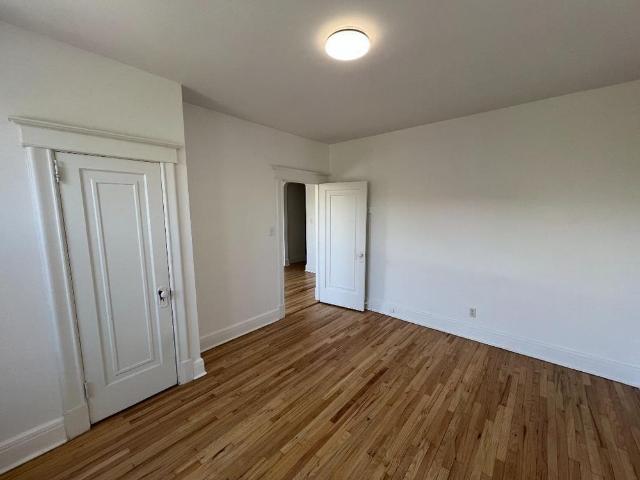 Fully Renovated 3.5 Apartment Available A louer • For Rent