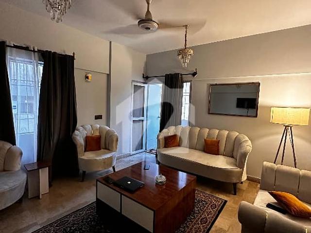 Fully renovated 3 bedroom premium apartment for sale in dha's best commercial district