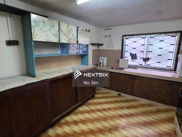 Fully Renovated 3 Storey Superlink Fully Furnished Lucent Residence Bandar Rimbayu Gamuda 25.7