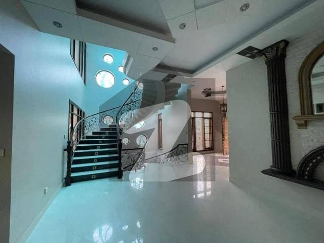 Fully Renovated 1000 Yards Bungalow