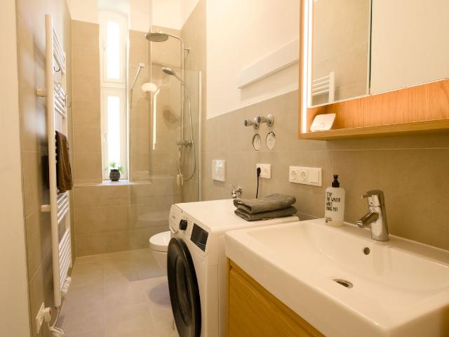 Fully renovated 1 room Altbau, Berlin Amsterdam Apartments for Rent