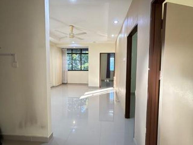 FULLY RENOVATED 1FIXED CARPARK Taman Jubilee Sg Dua Block 11 750sf