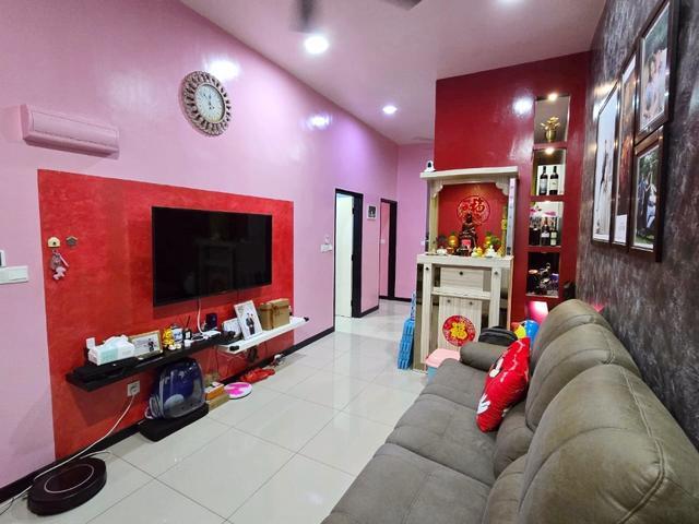 Fully Renovated 1Storey Terrace House for Sale Hijauan Valdor