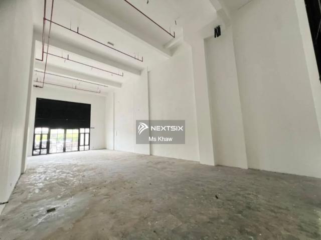 Fully Renovated 2.5 storey 5R5B Facing South Setia Utama 2 Setia Alam