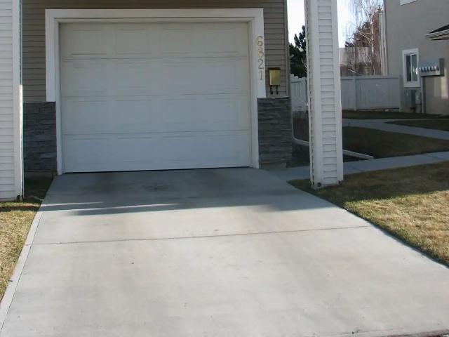 Fully Renovated 2 Bedroom Condo in Pineridge Gardens NE Calgary