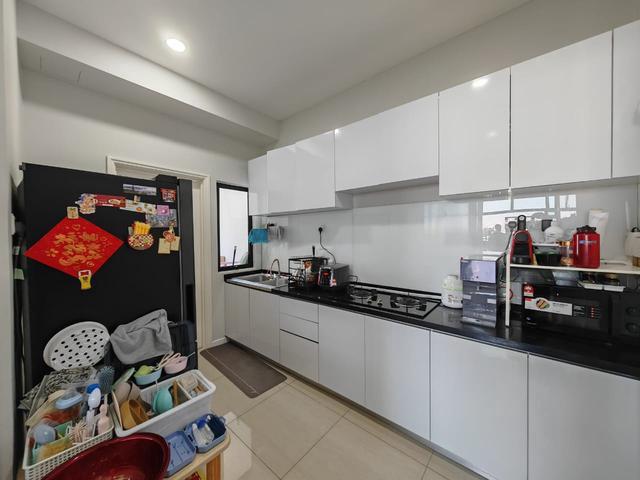 Fully Renovated 2 Bedrooms Molek Regency Taman Molek