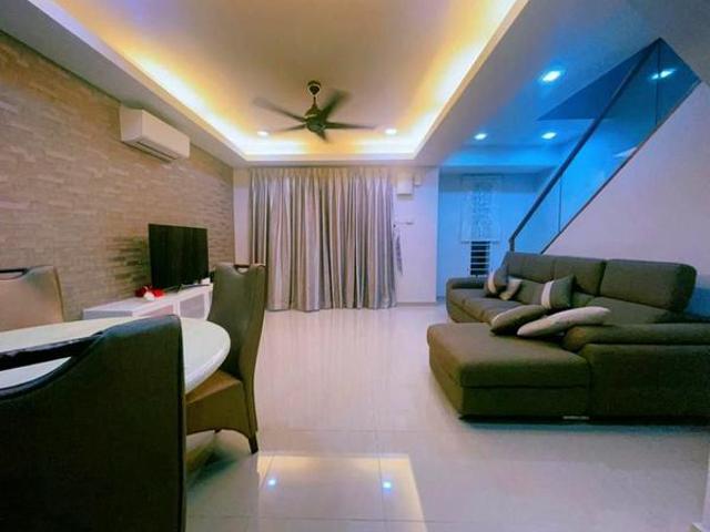 Fully Renovated 2 storey Taman Tasik Puchong 20x60