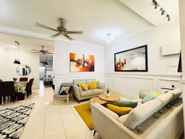 FULLY RENOVATED 2 STOREY TERRACE TAMAN ILMU Berhadapan USM Transkrian