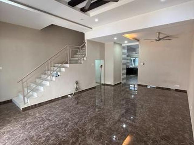 Fully Renovated 2 Storey Terrace Merbau Bandar Putra Dis 40K