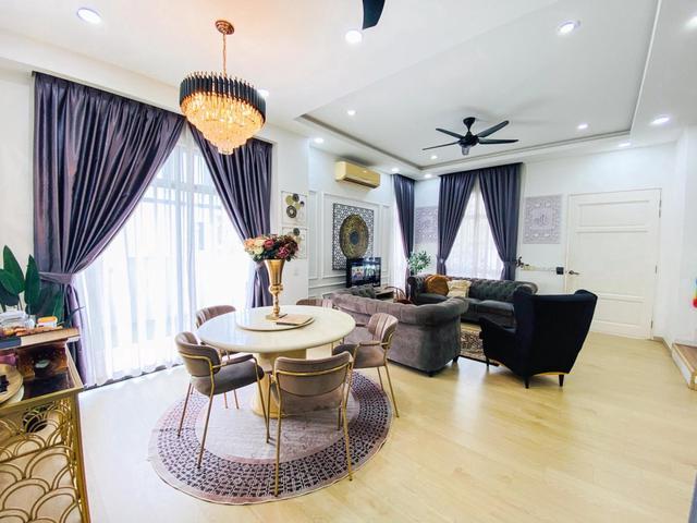 Fully Renovated 2Storey Terrace End Lot Garden Facing Graham Ga