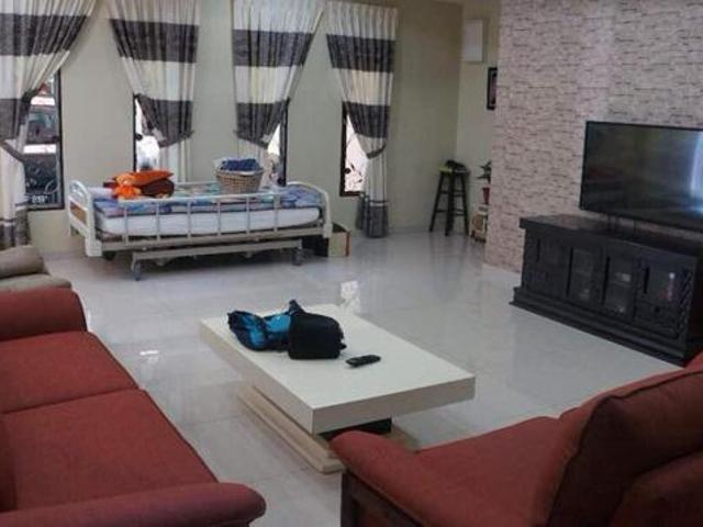 Fully renovated 2storey terrace 20x70 at Taman Prima Saujana
