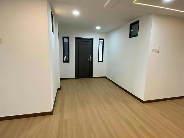Fully Renovated 4 Bedroom Flat, Taman Putri Kulai
