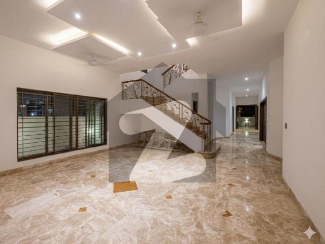 Fully Renovated 500 Sq Yd 5 Bed Bungalow For Rent Khyaban e Shujat, DHA Phase 6