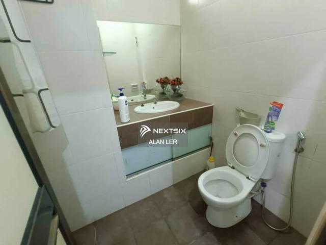 Fully renovated condition, move in ready, garden well designed & comfort. View to believe, value buy unit