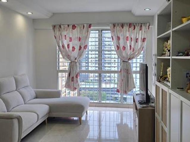 Fully Renovated Corner unit movein condition below market value