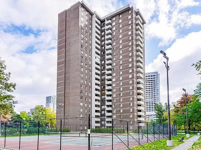Fully Renovated,corner Unit Walk out To The Balcony