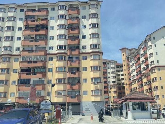 FULLY RENOVATED Amazing Height Apartment Sungai Udang Klang