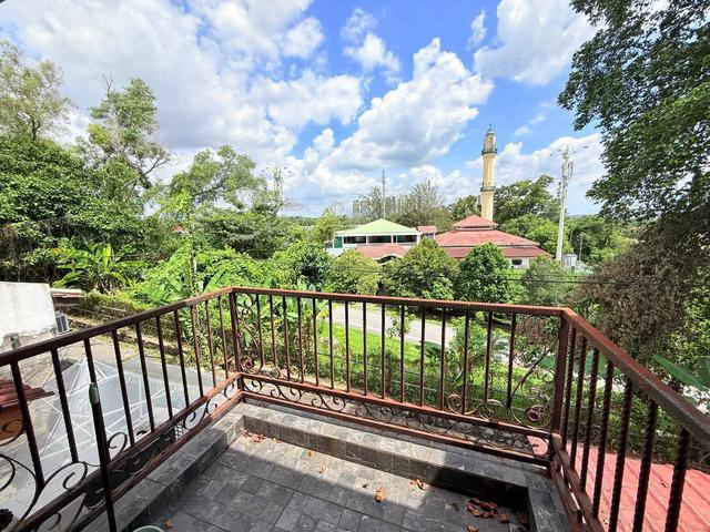 FULLY RENOVATED GATED GUARDED 2 Storey Taman Peak 208 Kajang Utama