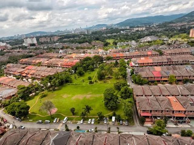Fully Renovated Greenview Unit For Sale