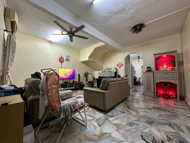 Fully renovated double storey 18x55 taman klang utama nearby petronas