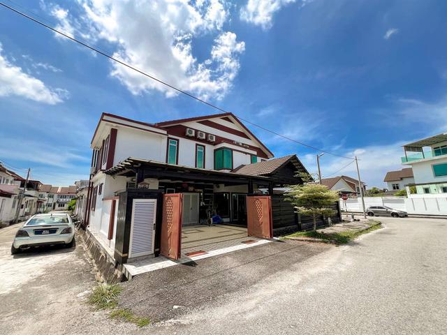 FULLY RENOVATED Double Storey Terrace Cornerlot Taman Tengku Maheran