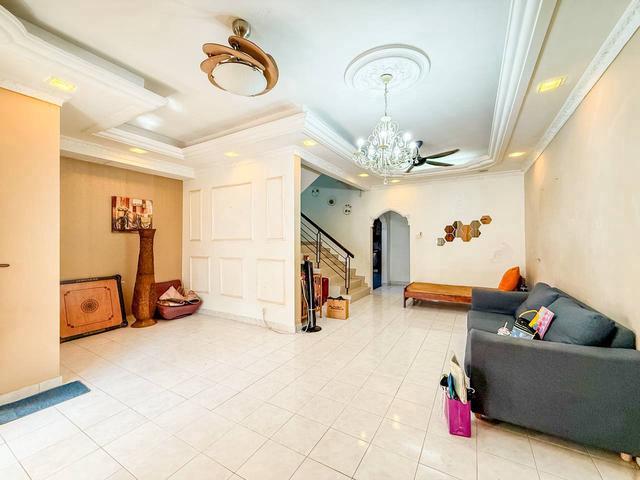 FULLY RENOVATED Double Storey Terrace Taman Bukit Subang
