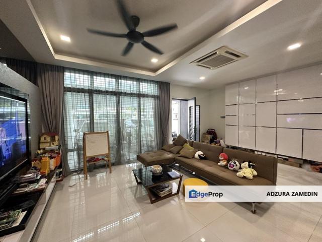 FULLY RENOVATED Double Storey Terrace Zircona, Alam Impian