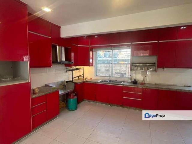 Fully Renovated Double storey endlot for rent