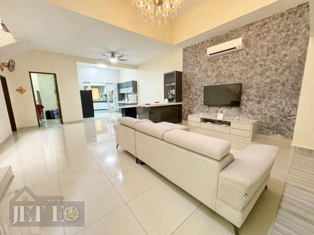 Fully Renovated Double Storey House Scarlet by IJM Bandar Rimbayu