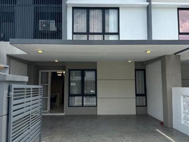 FULLY RENOVATED Double Storey Lily Cahaya Alam Seksyen U12 Shah Alam