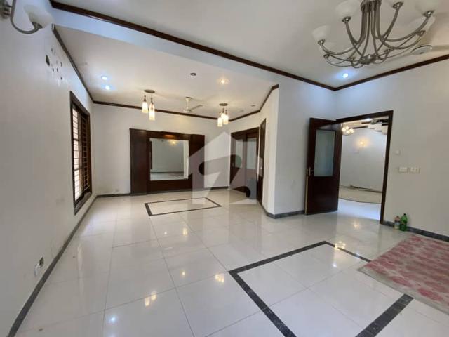 Fully Renovated Duplex Bungalow Phase 6 For Rent