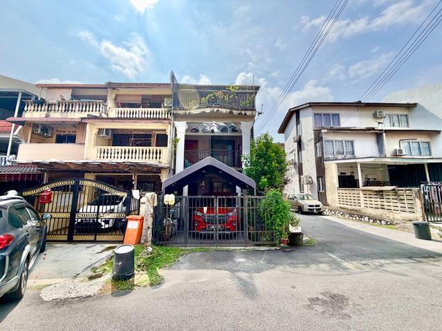 FULLY RENOVATED END LOT 3 Storey Terrace Taman Seraya Ampang