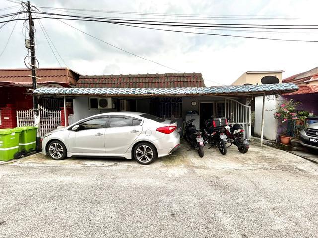 Fully Renovated End Lot Bandar Tun Razak 3 Bedrooms
