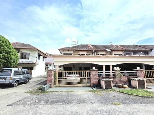 FULLY RENOVATED END LOT Double Storey Taman Puncak Utama Kajang