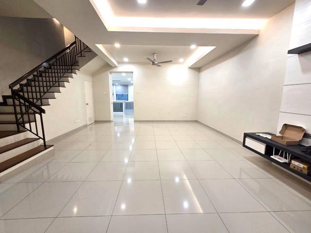 FULLY RENOVATED EXTENDED 22x70 Damai Residences Kota Kemuning